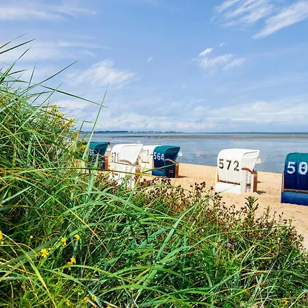 Holiday home Fewo Am Deich Wilhelmshaven